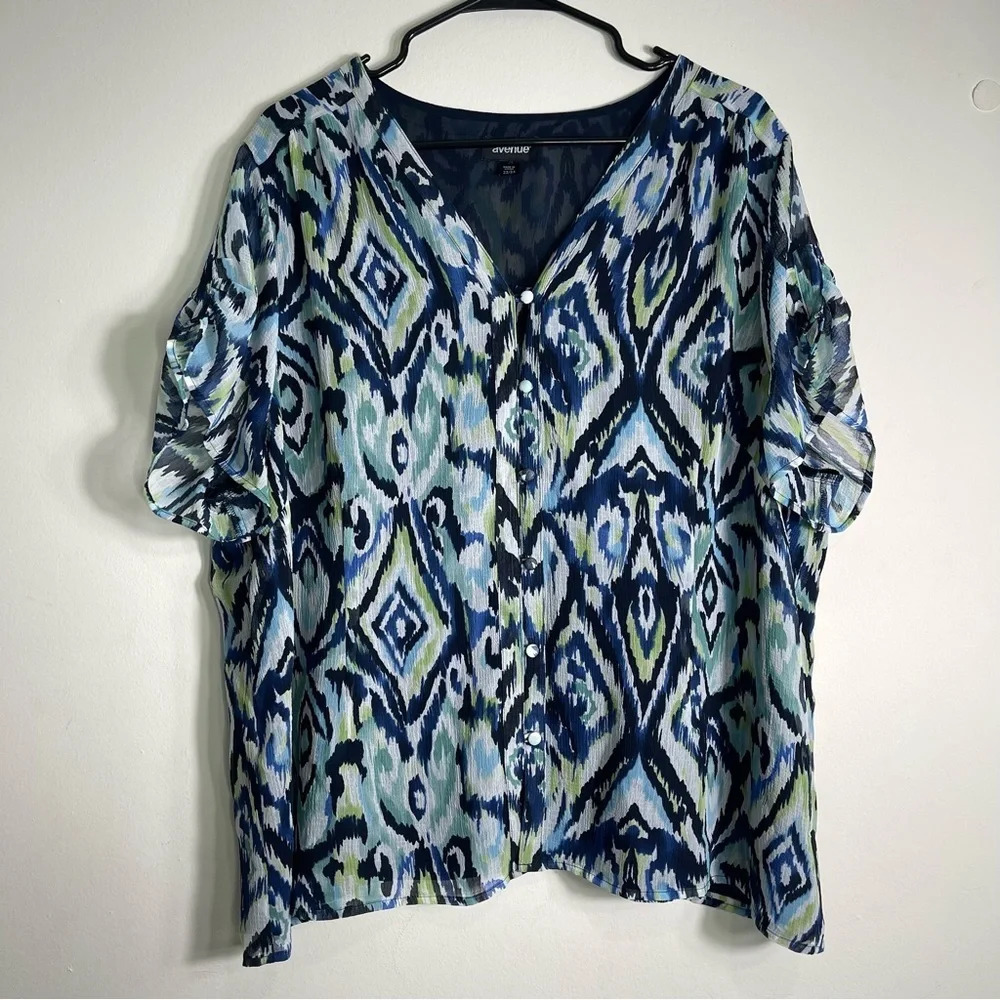 Avenue Blue and White Blouse 22/24